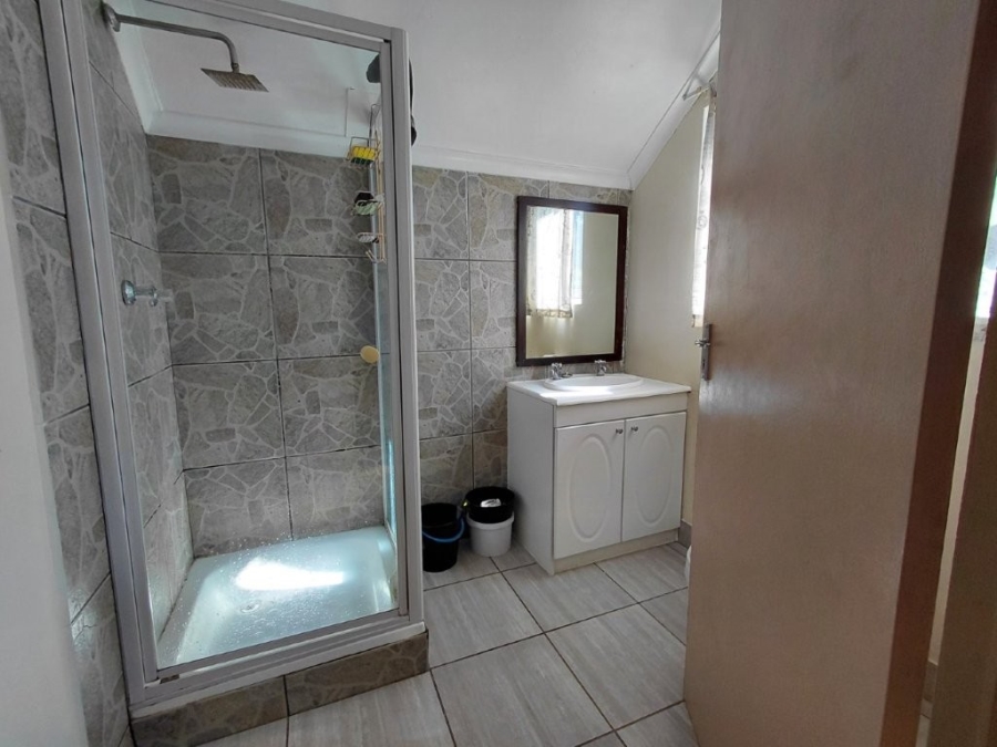 5 Bedroom Property for Sale in Penhill Western Cape